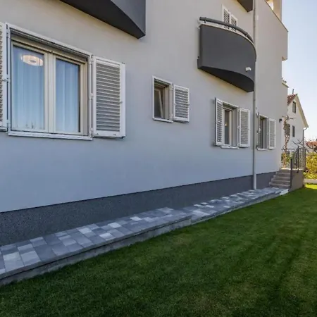 One-bedroom With Garden View *